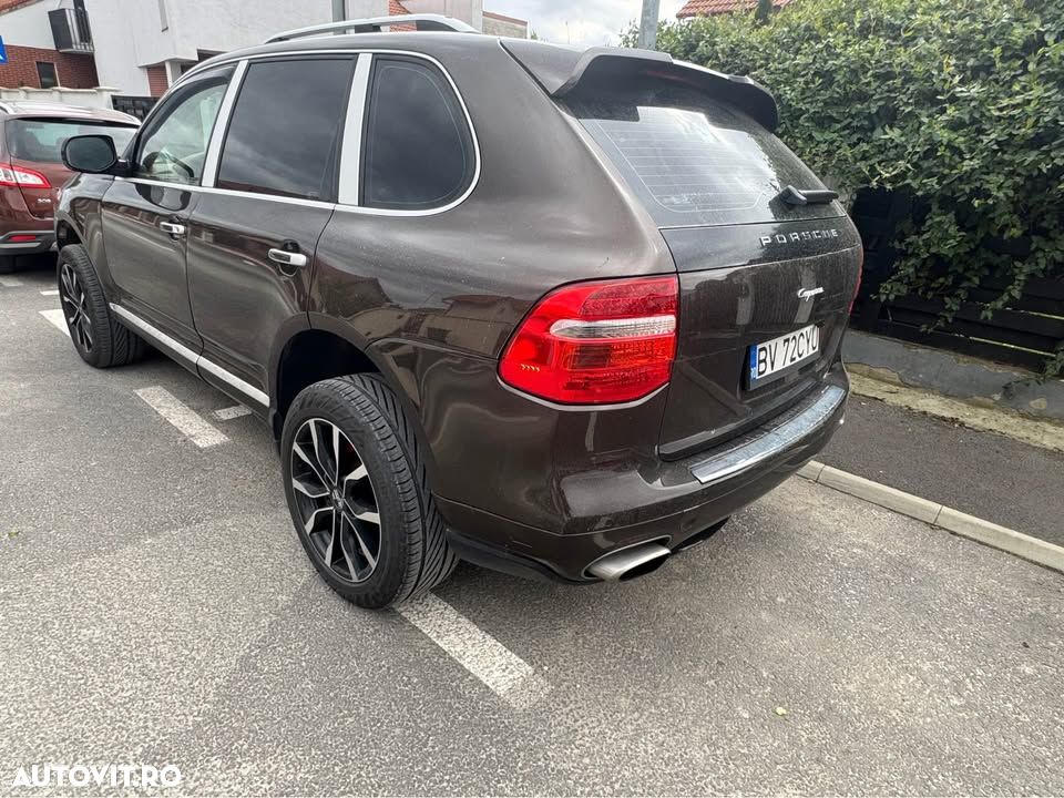 Porsche Cayenne 3.0 L V6 - 4