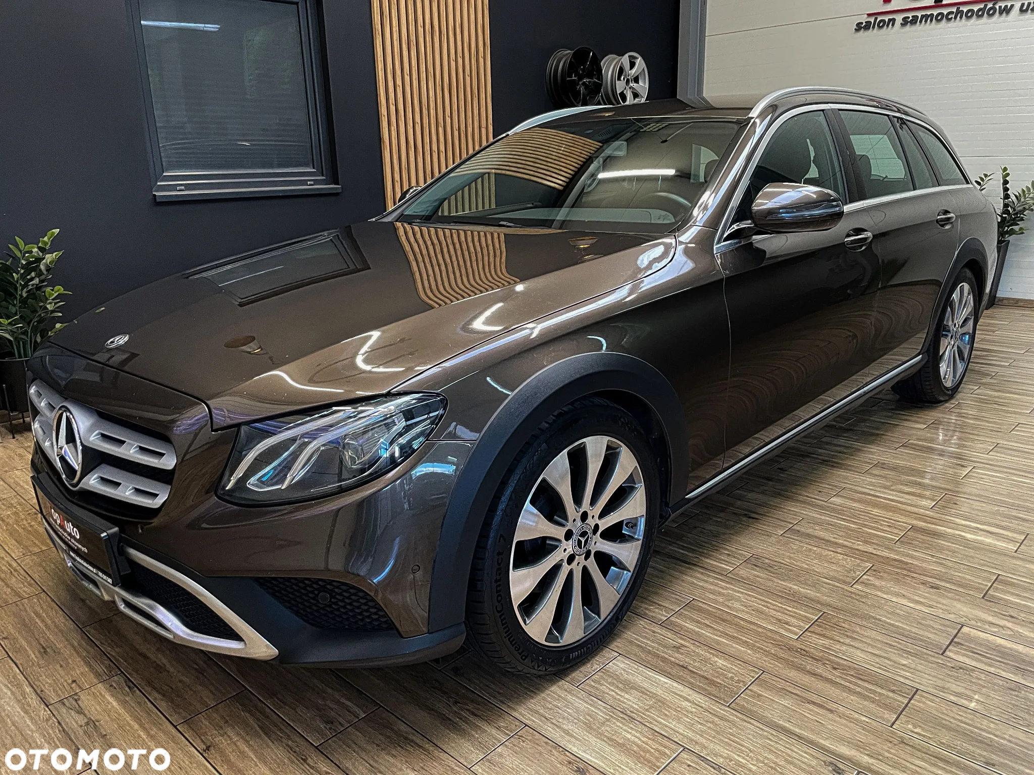 Mercedes-Benz Klasa E 220 d 4Matic T All-Terrain 9G-TRONIC Exclusive - 13