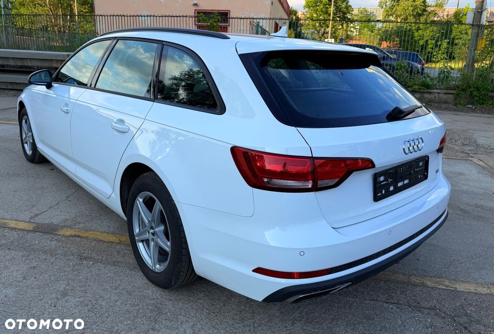 Audi A4 Avant 2.0 TDI DPF multitronic Attraction - 4