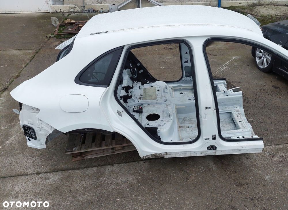 blotnik prawy lewy pas tyl tylny dach porsche macan 95b - 1