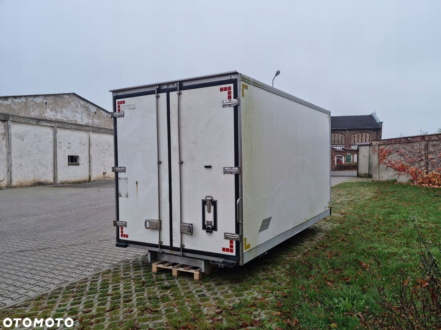 KONTENER CHŁODNIA IZOTERMA THERMO KING 4.30x2.20x2.10 - 2