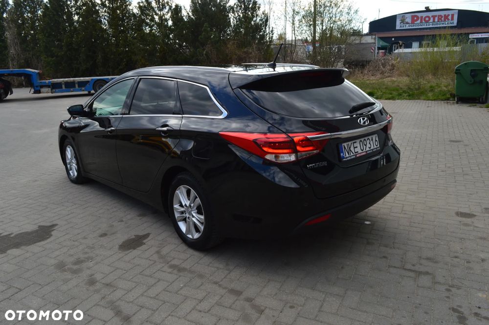 Hyundai i40 Kombi blue 1.6 Family+ - 7