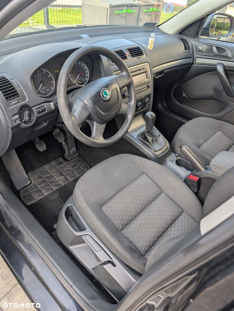 Skoda Octavia 1.6 - 10
