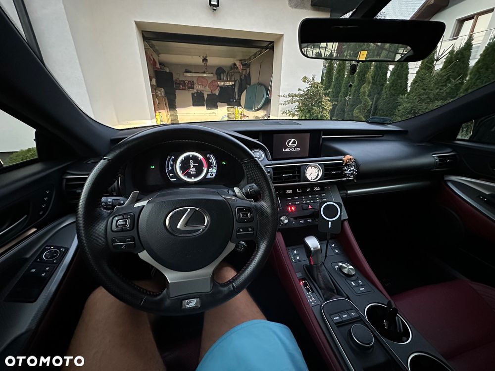 Lexus RC 200t / 300 F Sport - 12