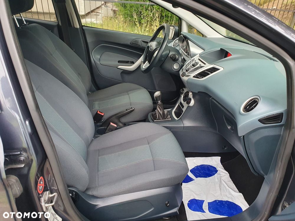 Ford Fiesta - 16