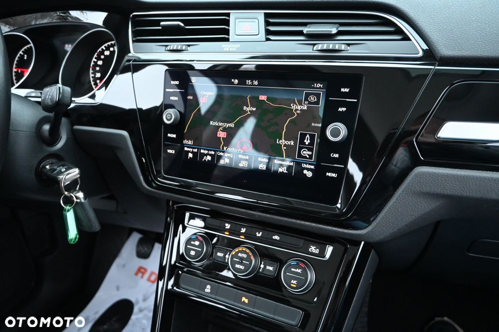 Volkswagen Touran 2.0 TDI SCR Highline - 25