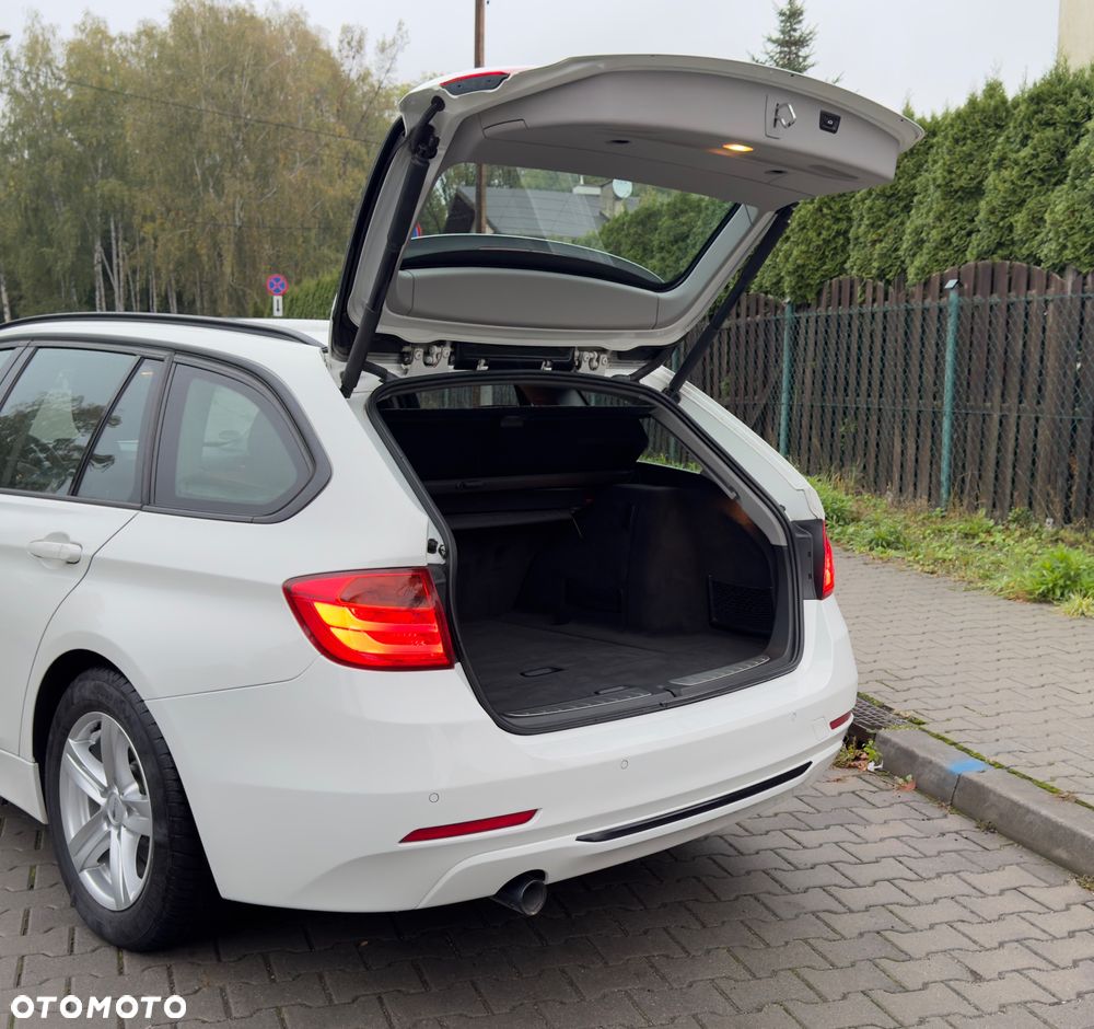 BMW Seria 3 318d Sport Line EU6 - 22
