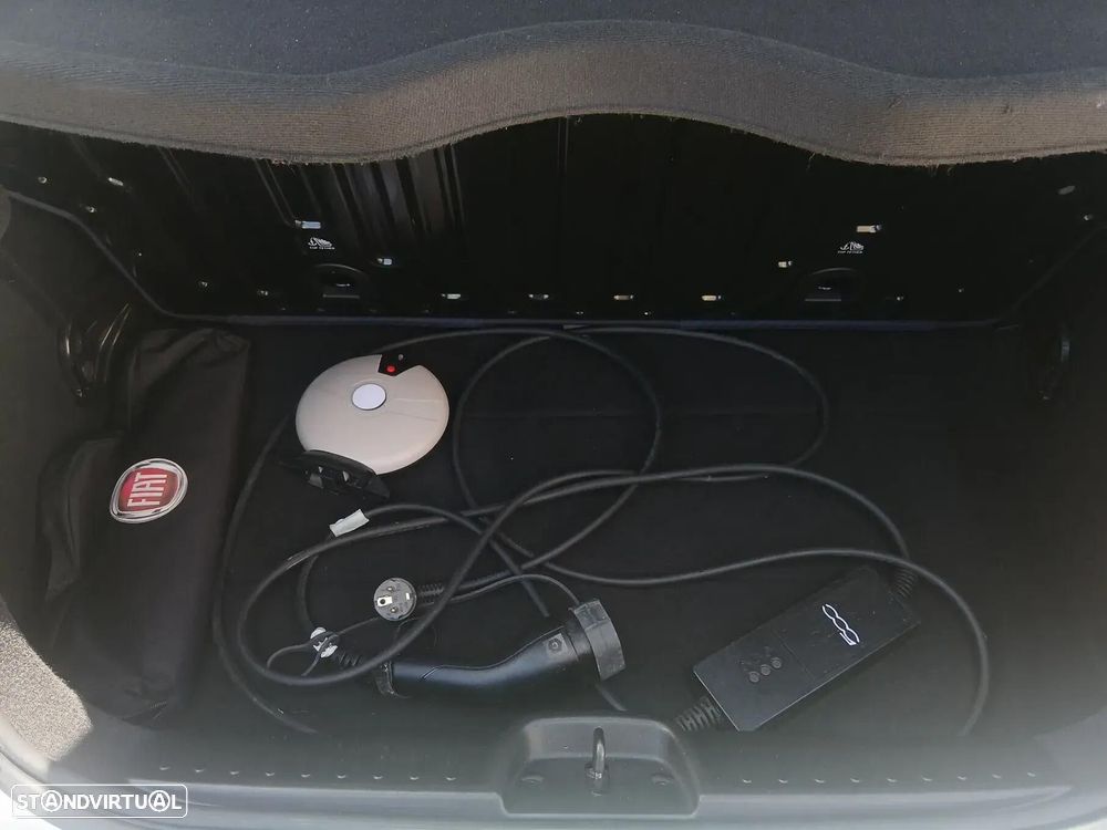 Fiat 500e 42kWh Pop — fotografia 32
