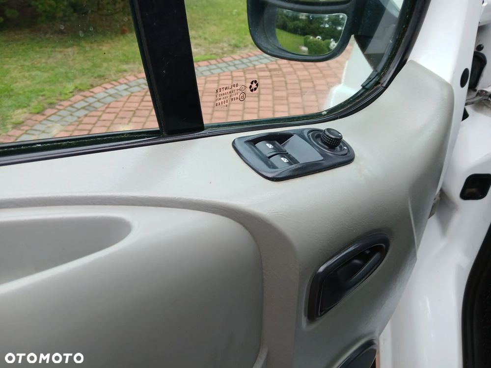 Opel VIVARO - 12