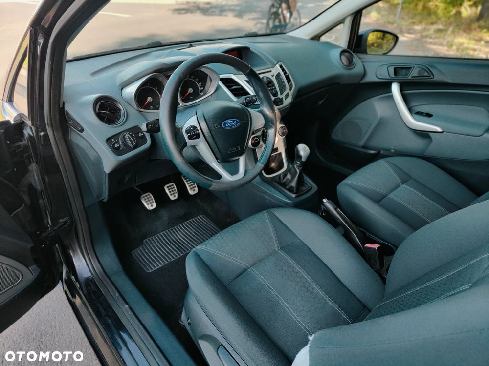 Ford Fiesta - 28