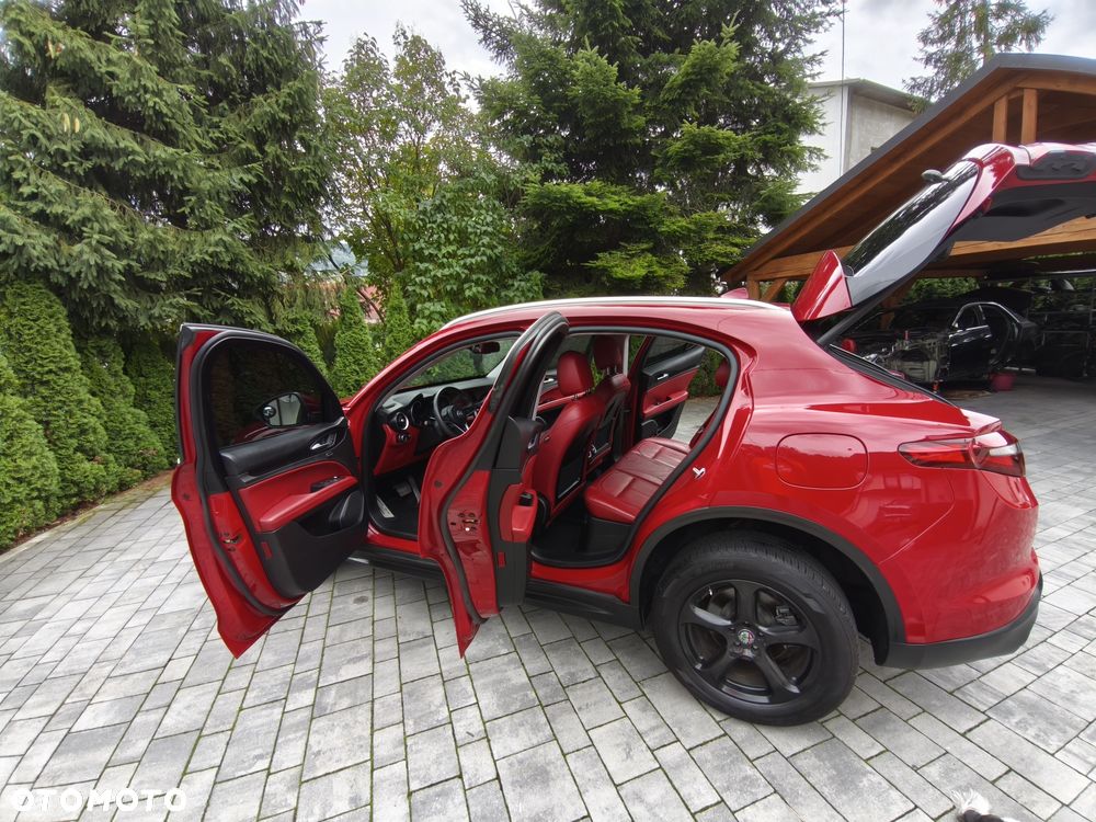Alfa Romeo Stelvio 2.0 Turbo TI Q4 - 10