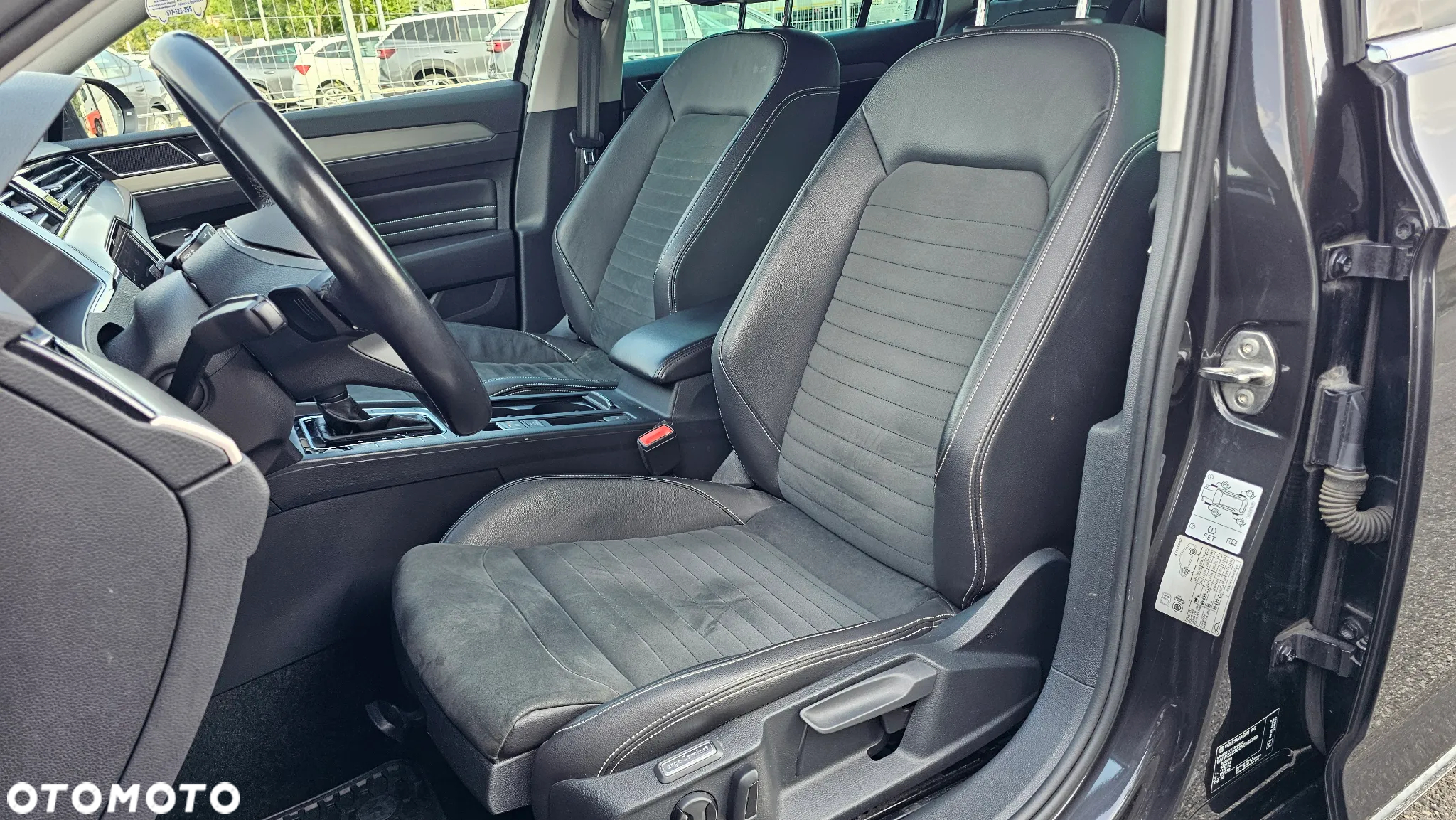 Volkswagen Passat 2.0 TDI EVO Elegance DSG - 21