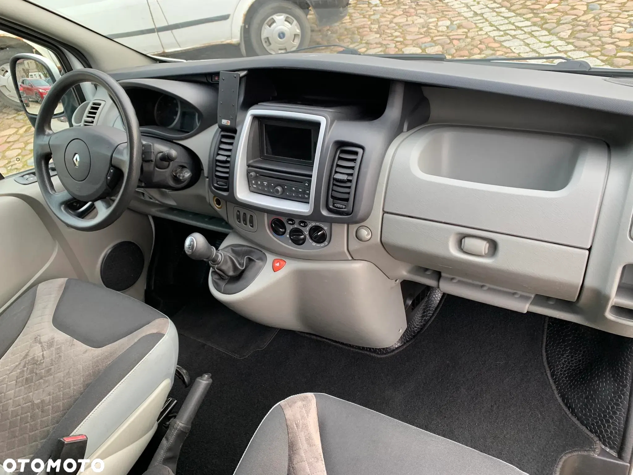 Renault TRAFIC * 2.0 DCI 145 KM * Oryginał 133.000 km ! * - 17