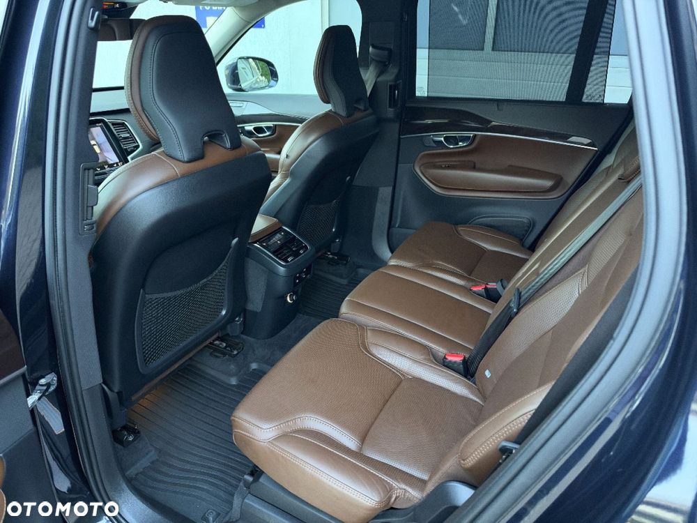 Volvo XC 90 - 25