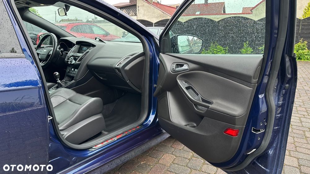 Ford Focus 2.0 EcoBoost ST - 17