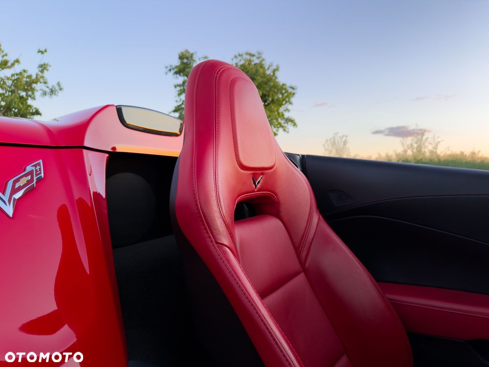 Chevrolet Corvette - 24