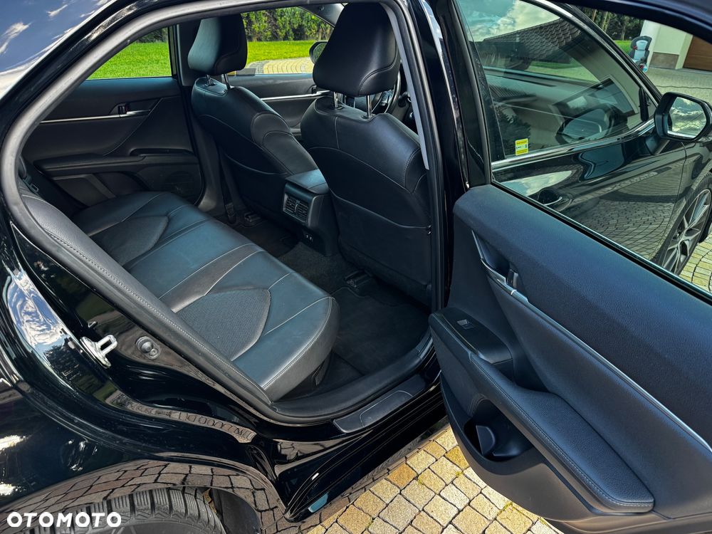 Toyota Camry 2.5 Hybrid Executive CVT - 6