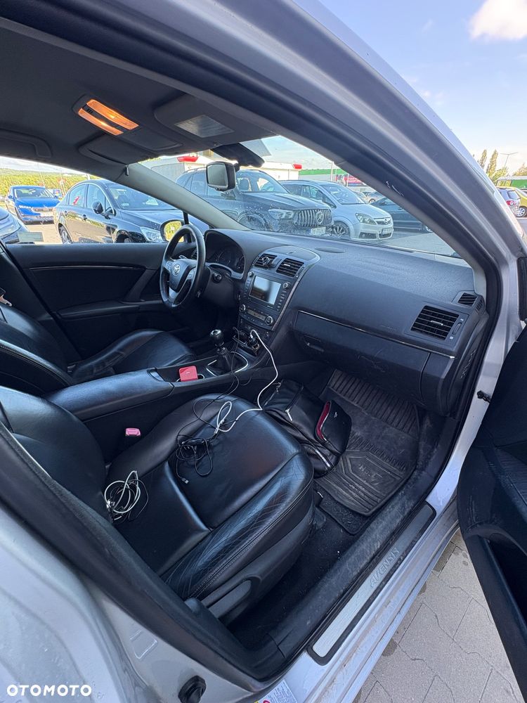 Toyota Avensis 2.2 D-CAT Premium - 18