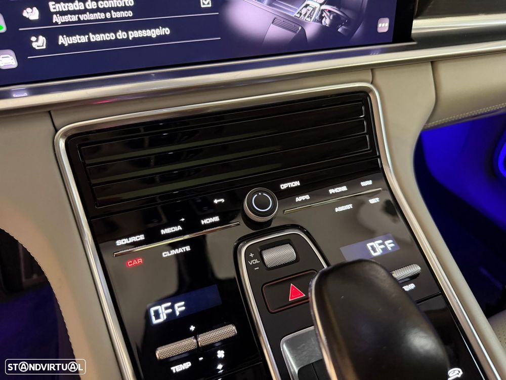 Porsche Panamera 4 E-Hybrid Platinum Edition com PDLS - 33