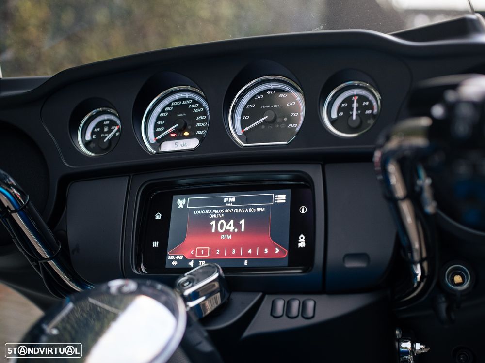 Harley-Davidson FLH ELECTRA GLIDE® REVIVAL™ - 25