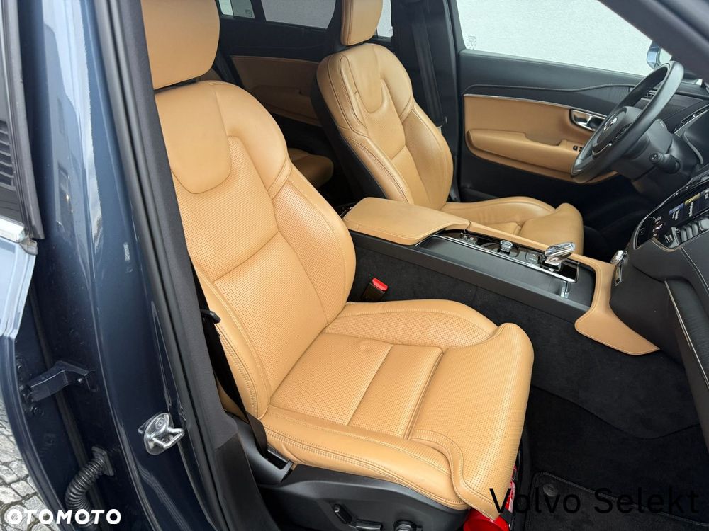 Volvo XC 90 - 35