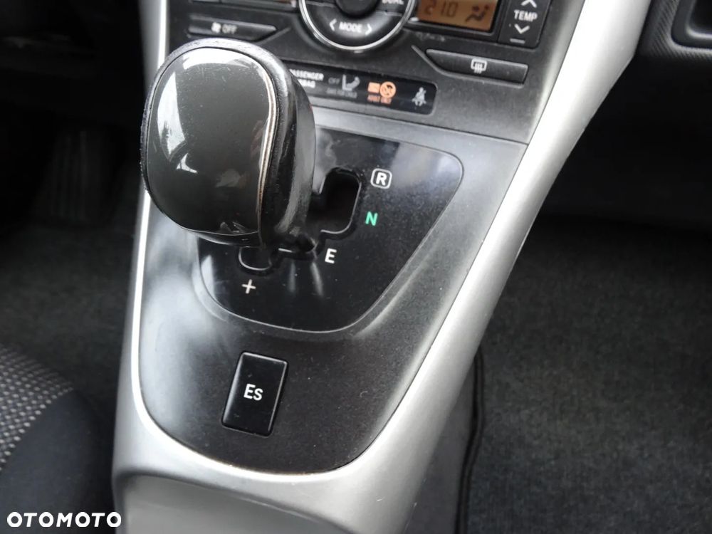 Toyota Auris 1.6 Premium MS - 29