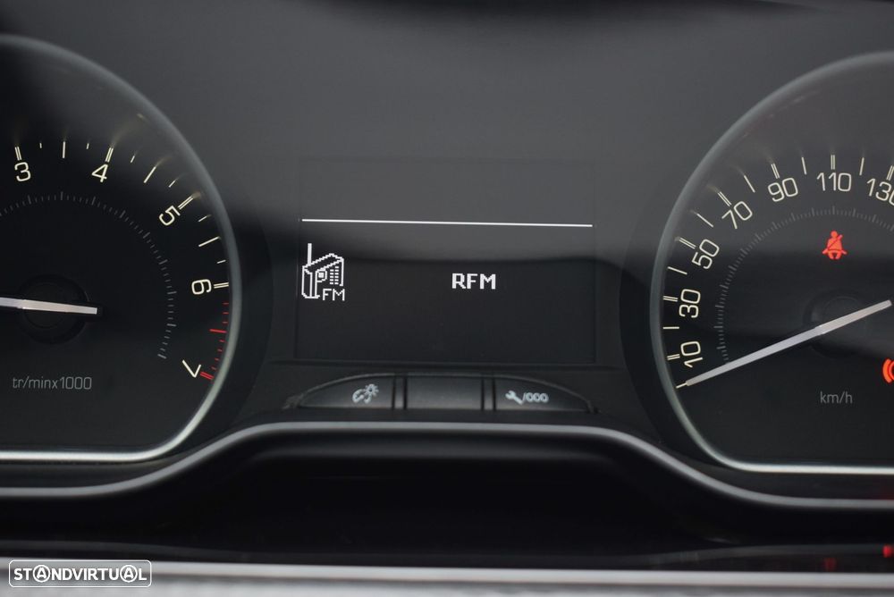 Peugeot 208 1.2 PureTech GT Line - 27