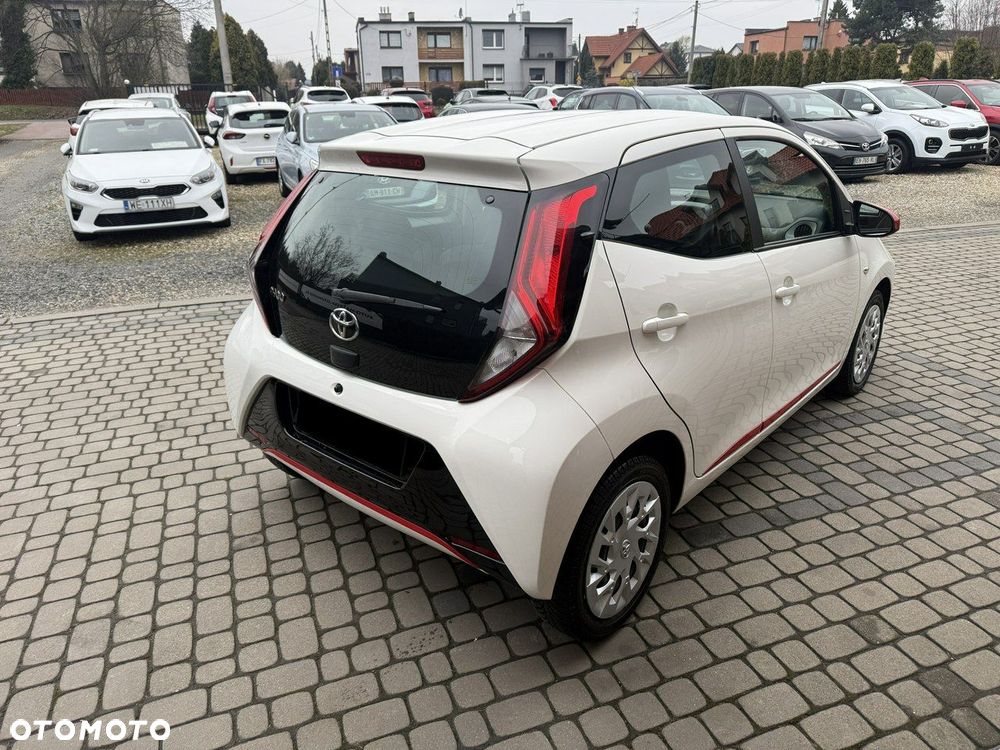 Toyota Aygo x-play - 8