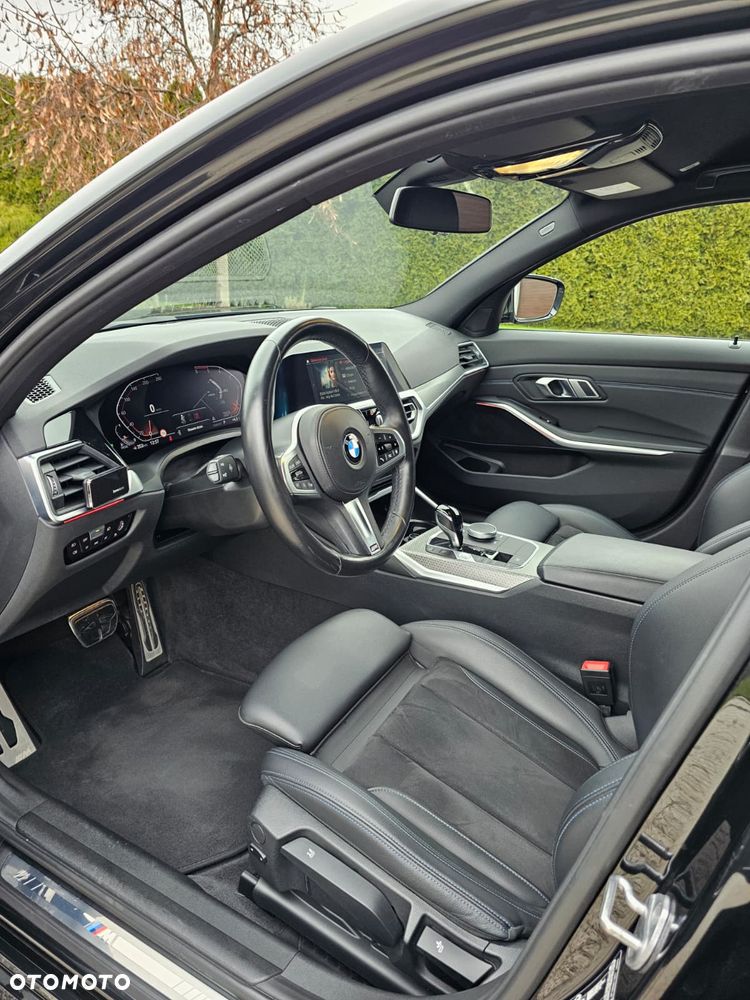 BMW Seria 3 320d xDrive M Sport Sport - 13