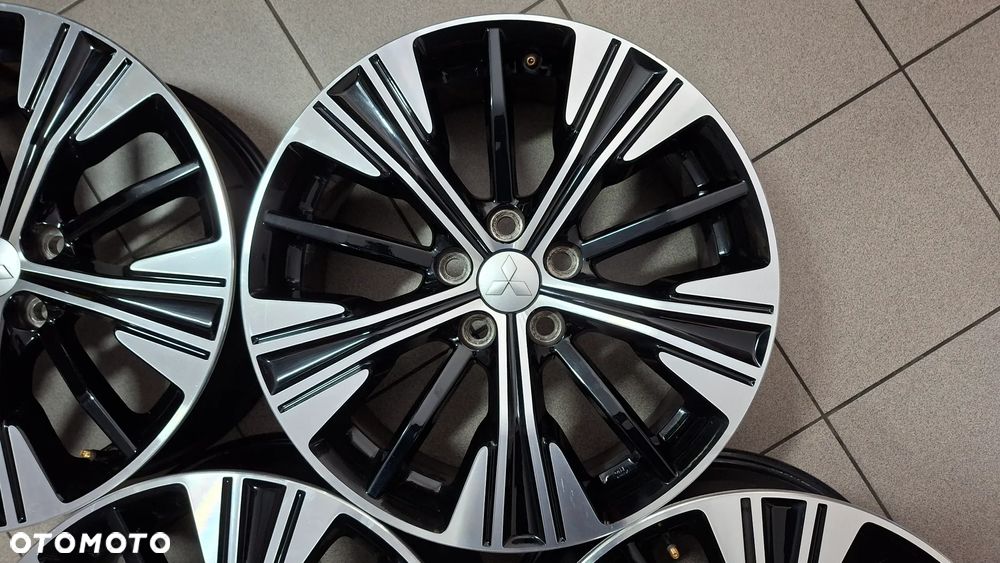 Felgi Aluminiowe 18 Mitsubishi Eclipse Cross 5x114.3 ET 38 - 8