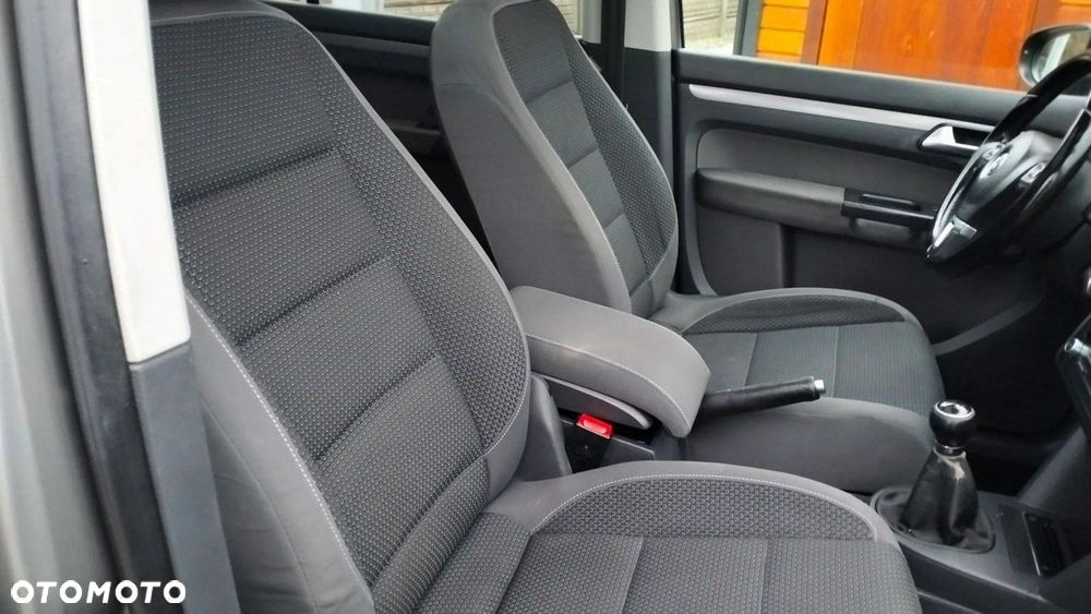 Volkswagen Touran 1.6 TDI DPF BlueMotion Technology STYLE - 20