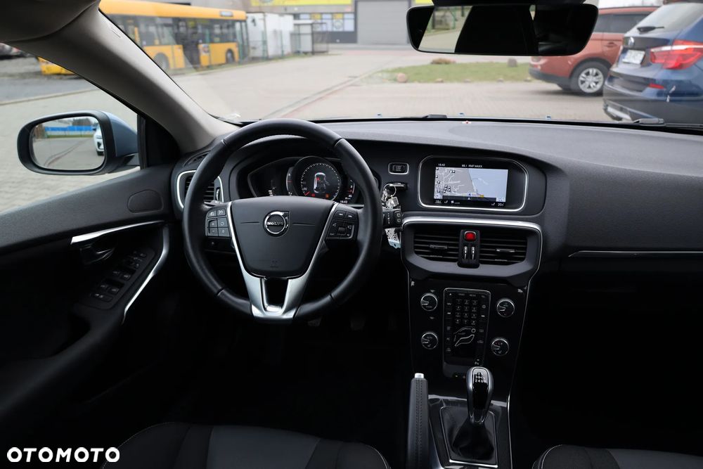 Volvo V40 T2 Momentum - 29