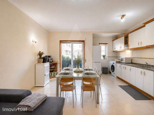 Apartamento T1 com garagem fechada na Praia da Barra - Grande imagem: 2/23