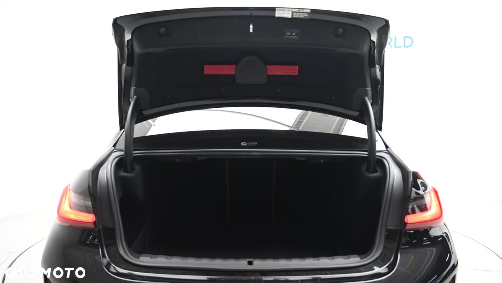 BMW Seria 3 320i Edition M Sport Shadow - 20