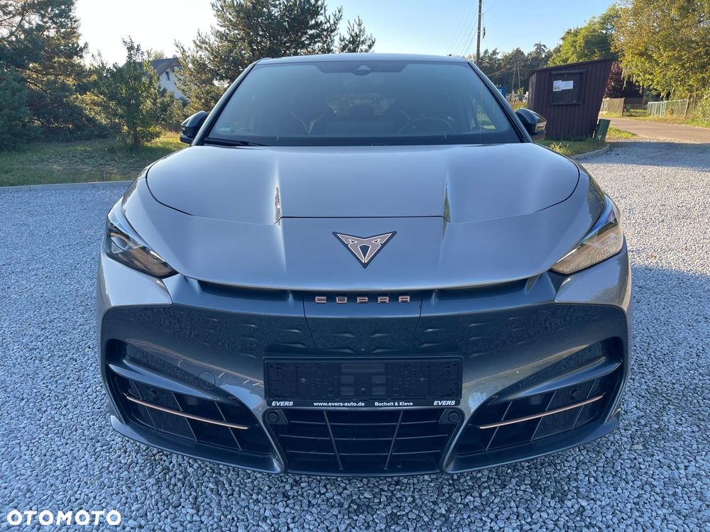 Cupra Tavascan - 2