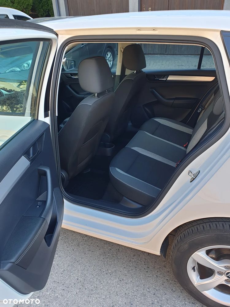 Skoda RAPID - 7