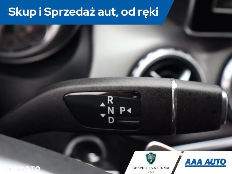 Mercedes-Benz GLA - 14