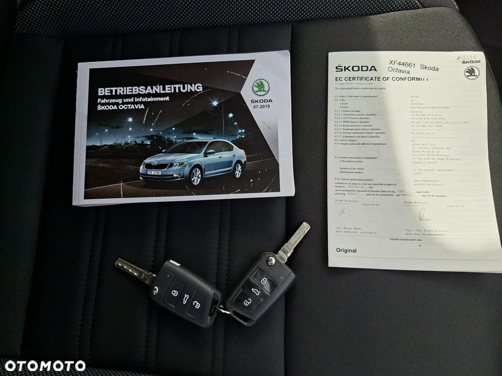 Skoda Octavia 2.0 TDI DSG Ambition - 32