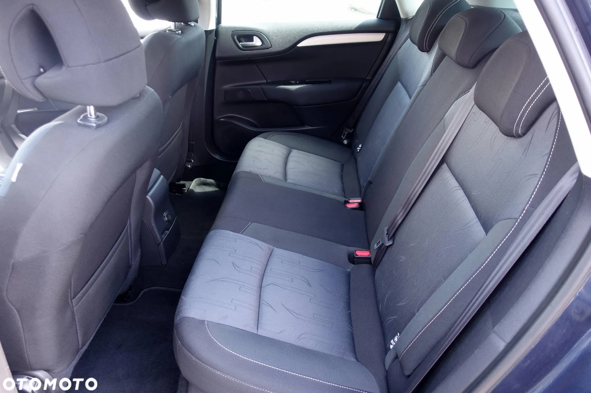 Citroën C4 e-HDi 115 ETG6 Selection - 14