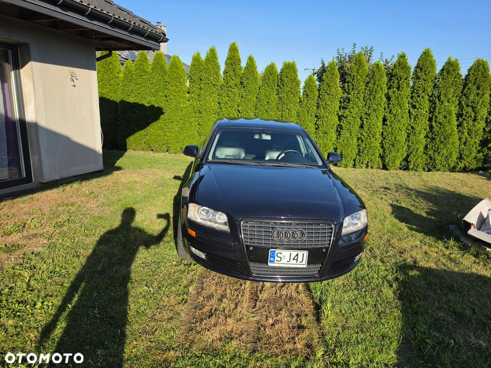 Audi A8 - 4