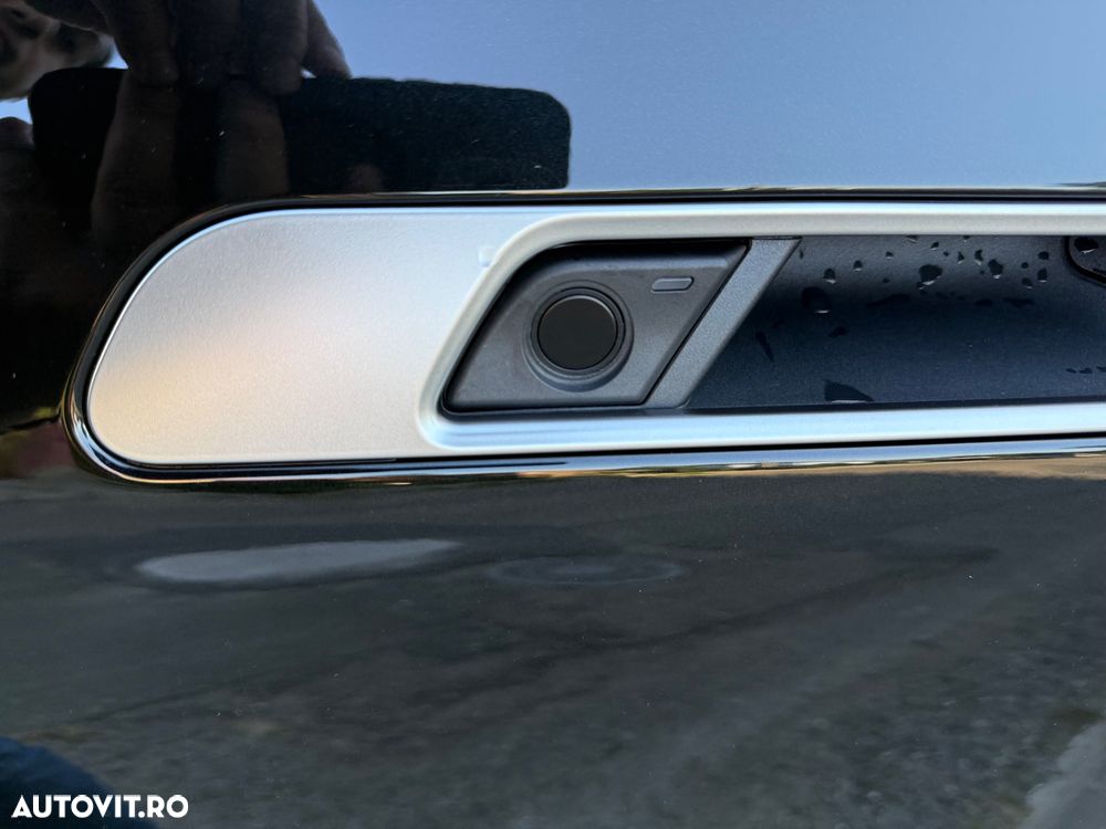 BMW Seria 7 740d xDrive MHEV - 13