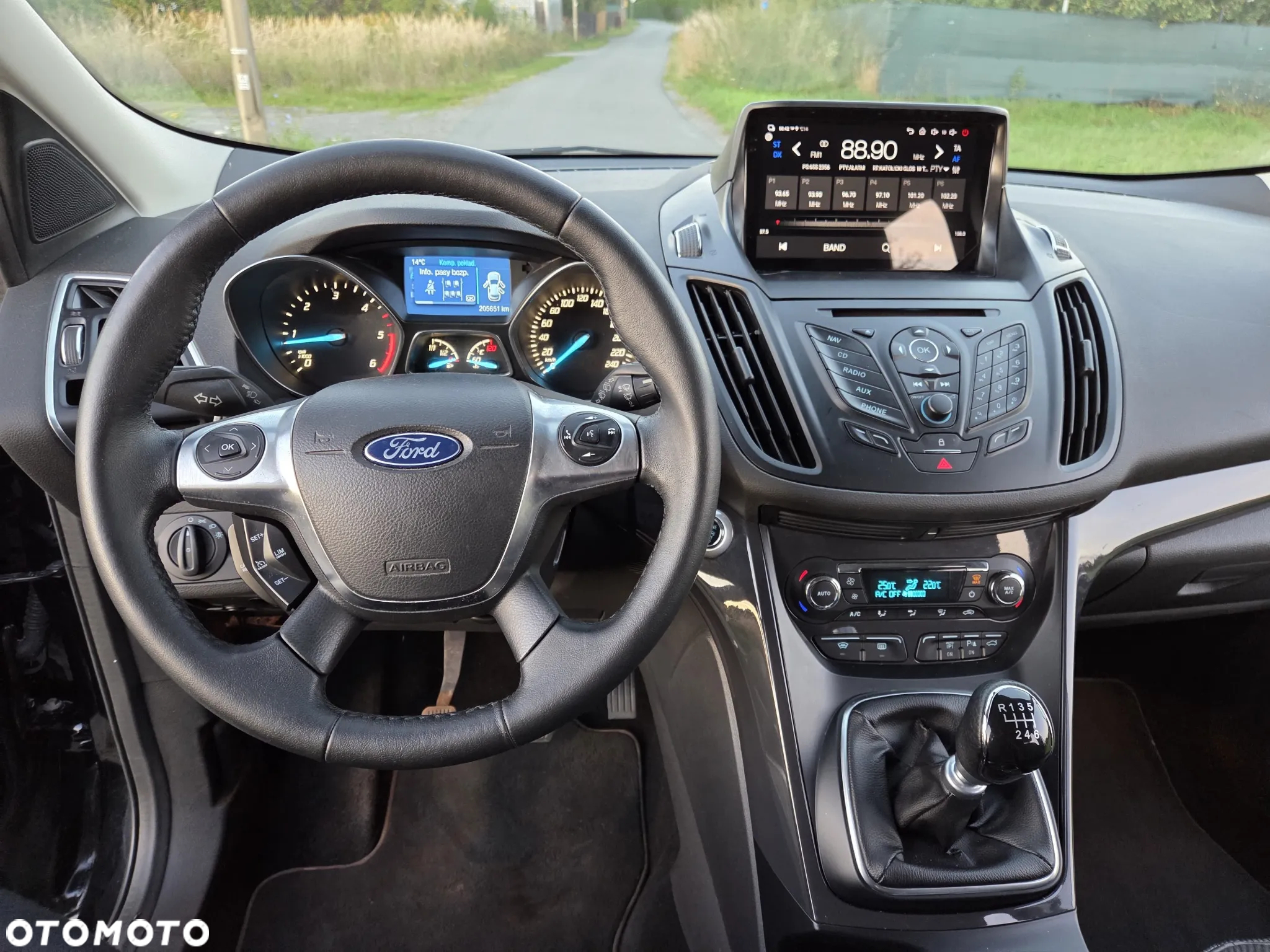 Ford Kuga 2.0 TDCi 2x4 Titanium - 14