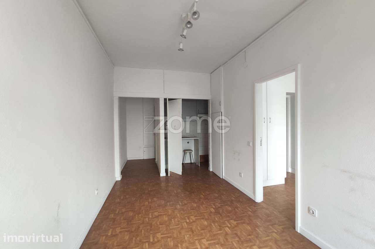 Apartamento T1 no centro do Porto - Grande imagem: 2/21