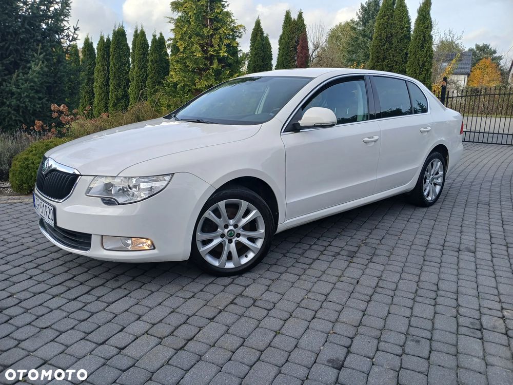 Skoda Superb Combi 2.0 TDI Elegance - 1