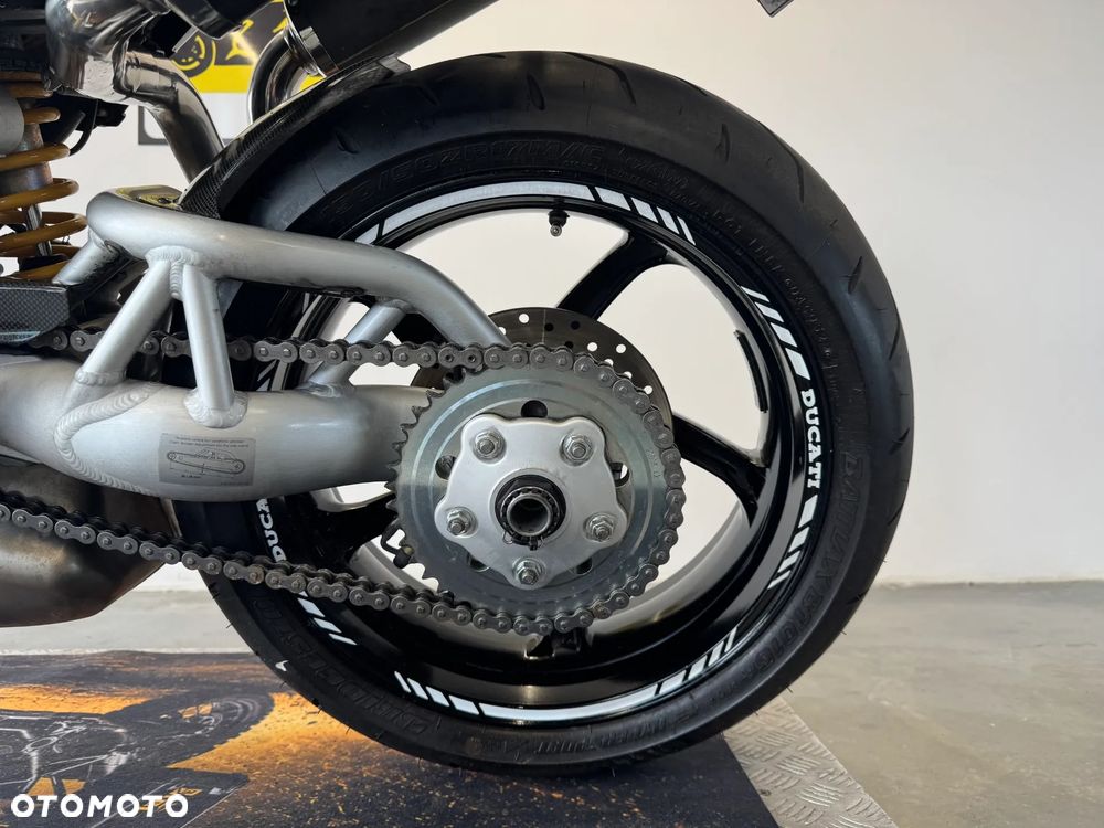 Ducati Monster - 25