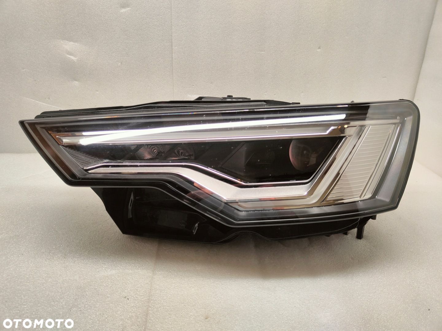 AUDI A6 C8 FULL LED LAMPA LEWY PRZÓD 4K0941039C - 1