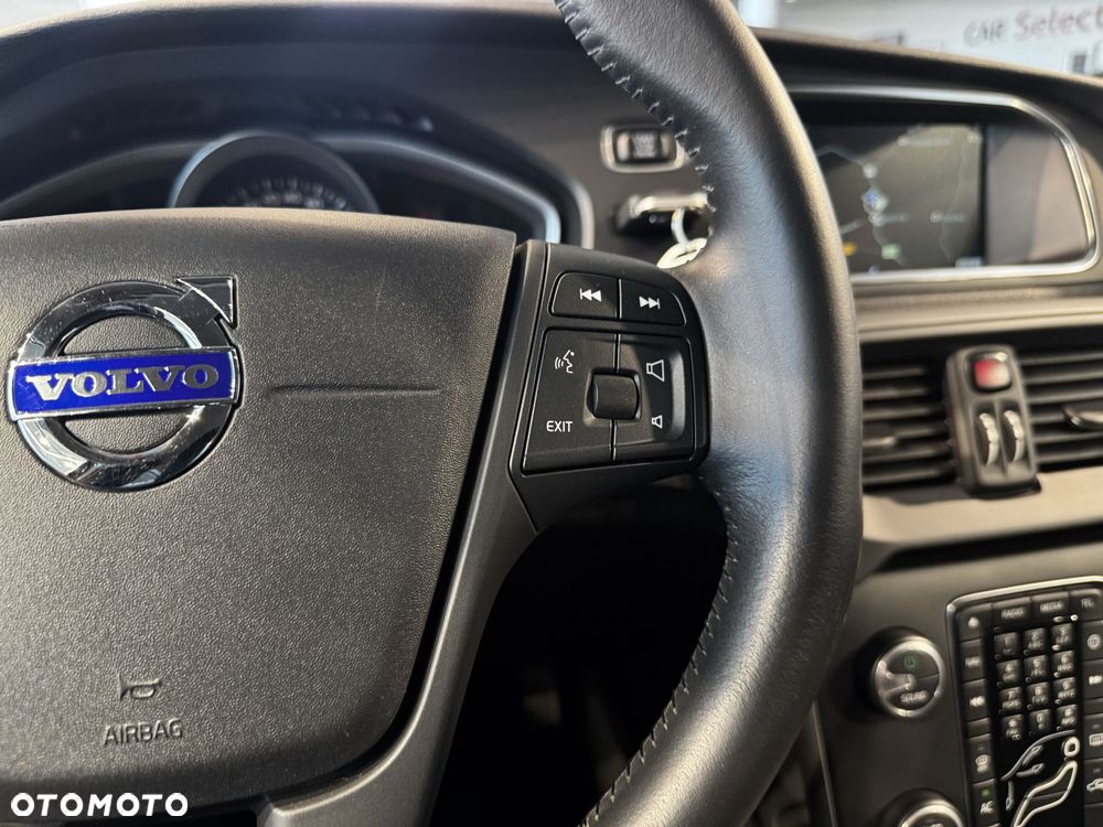 Volvo V40 Cross Country - 21