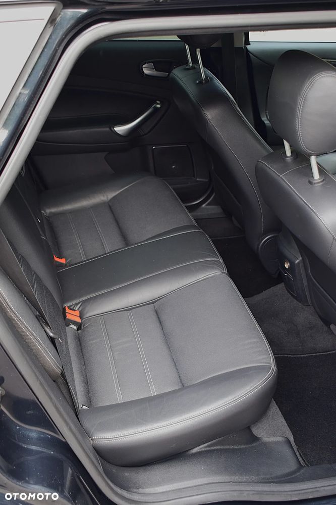 Ford Mondeo 2.0 Ghia X - 27