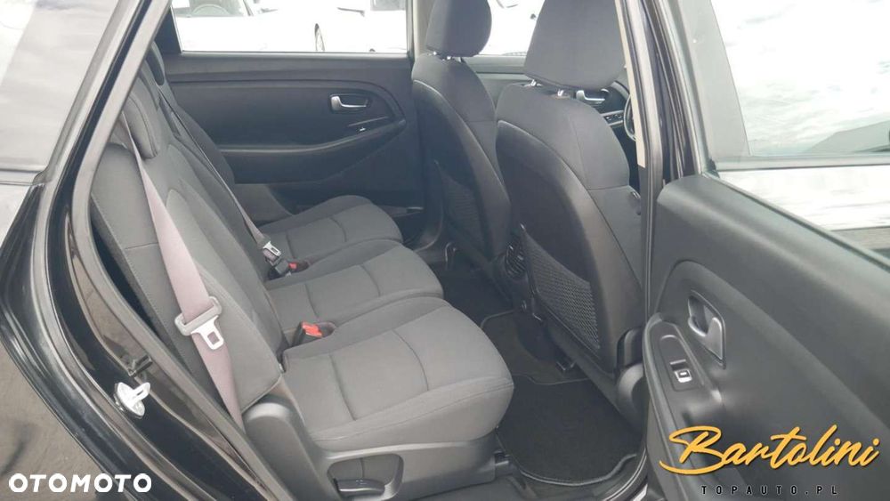 Kia Carens - 15