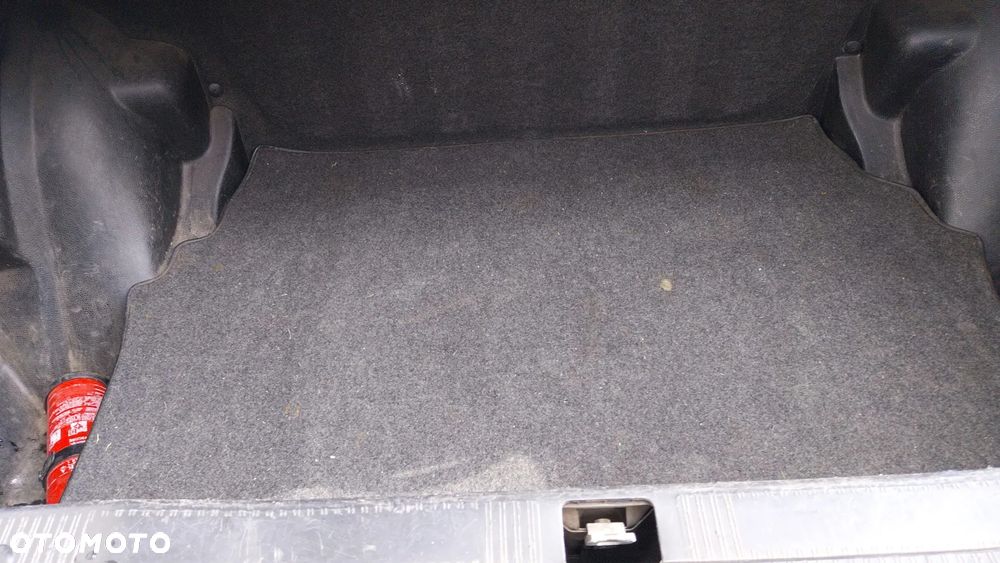 Mercedes-Benz W201 (190) - 12